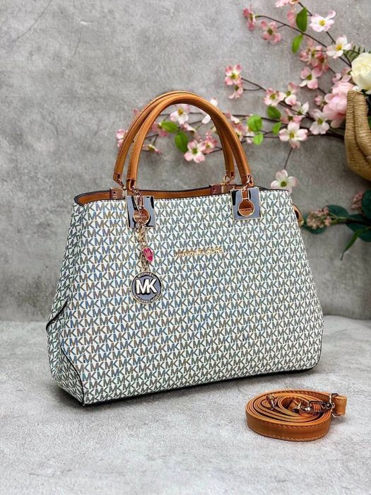 Genti Michael Kors noi