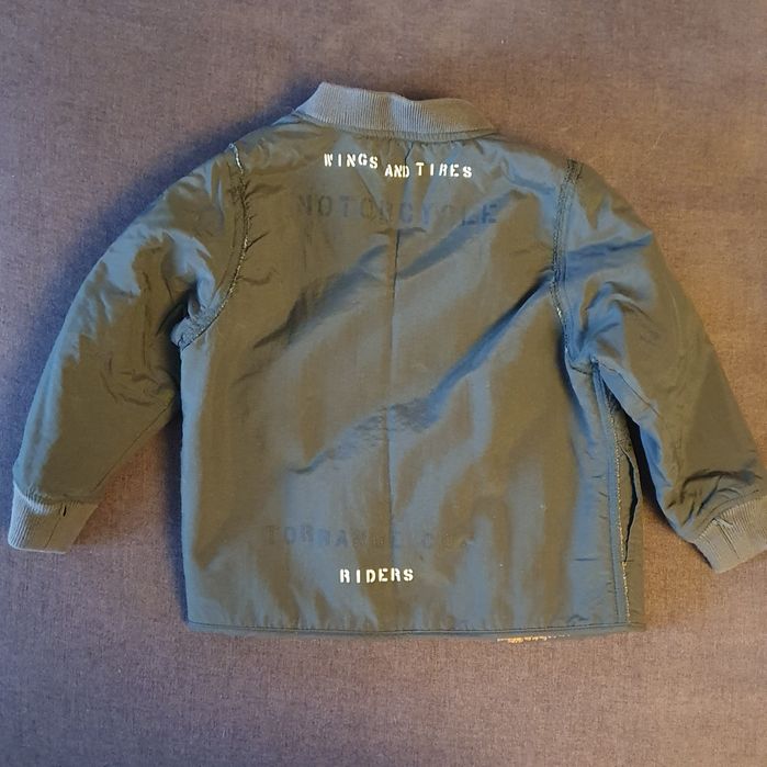 Продам детскую куртку