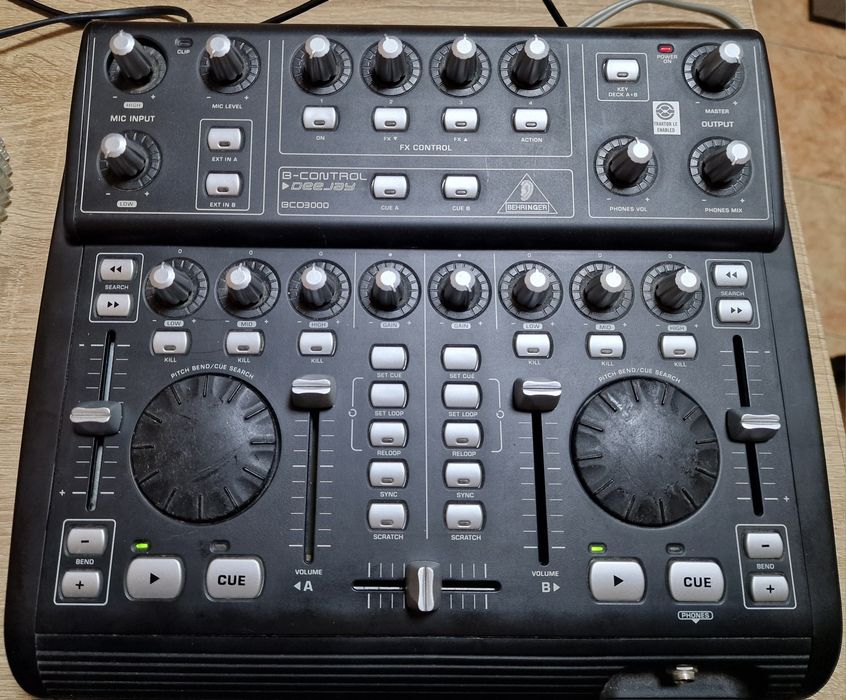 Controller DJ Behringer BCD-3000