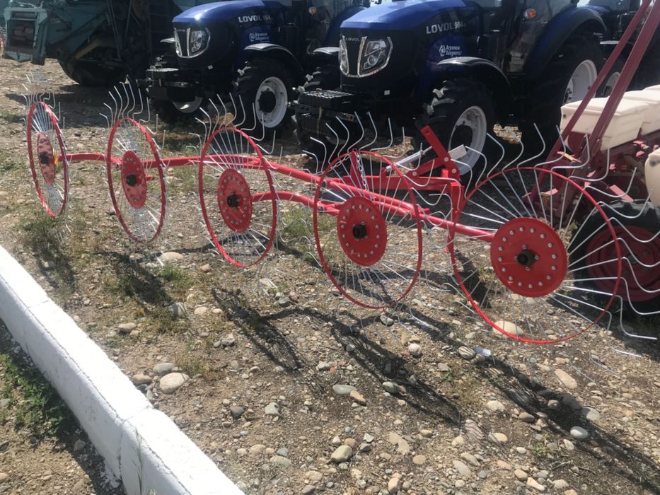 Продам Навесные грабли ворошилки