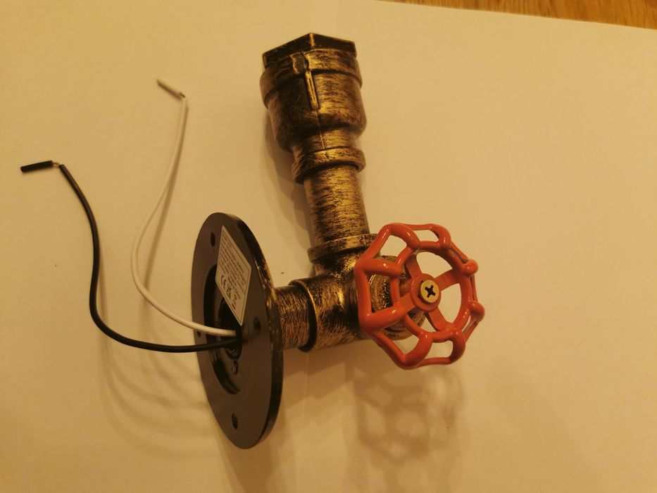 Lampa si aplica steampunk