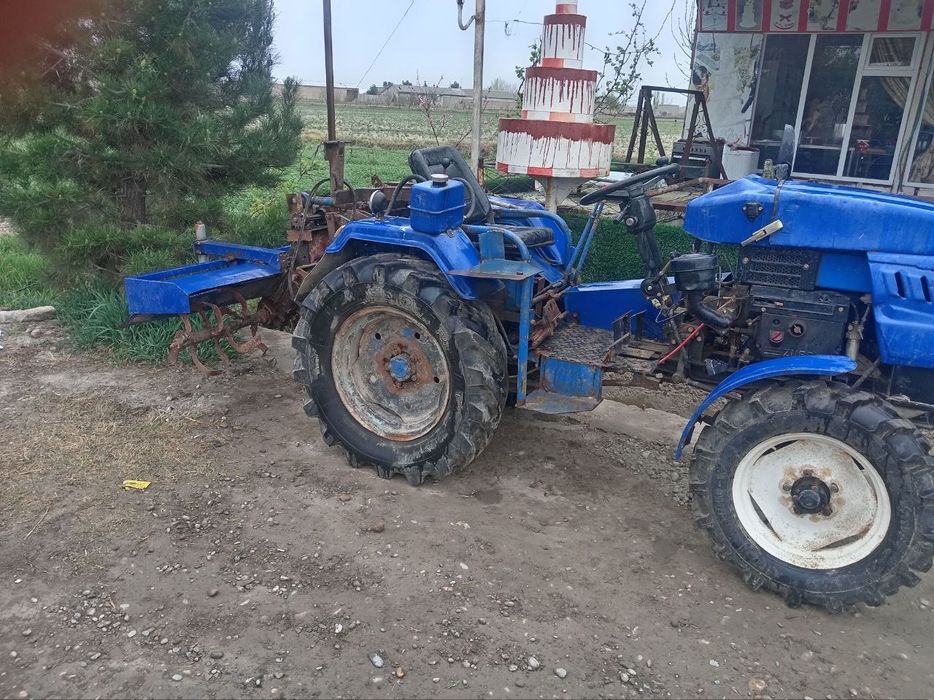 Traktor mini.                          ,