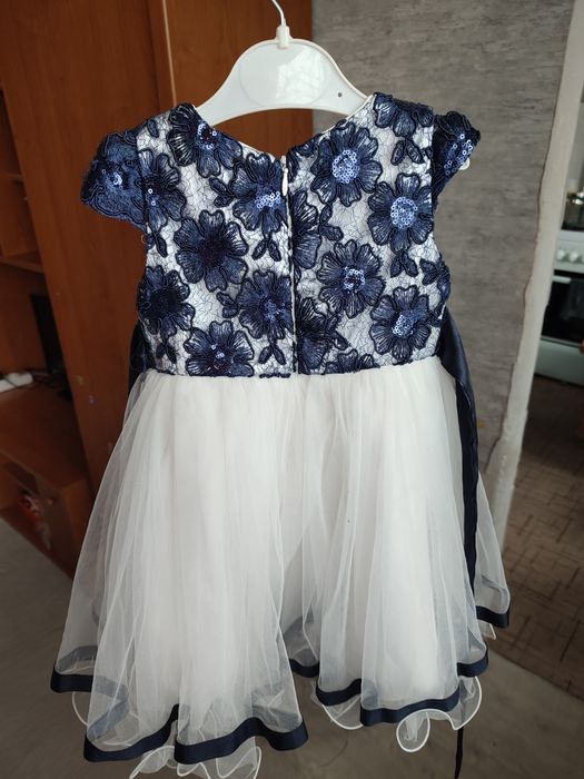 Продам празднечные платья