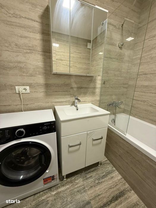 Închiriez apartament cu 3 camere