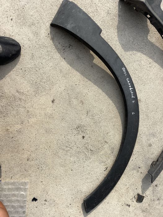 Лайсна/вежда Opel Grandland