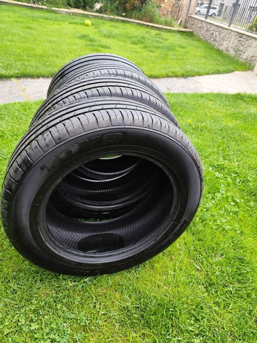 Vând set 4 anvelope Toyo Proxes Sport SUV, dimensiune 235/60 R18 107W