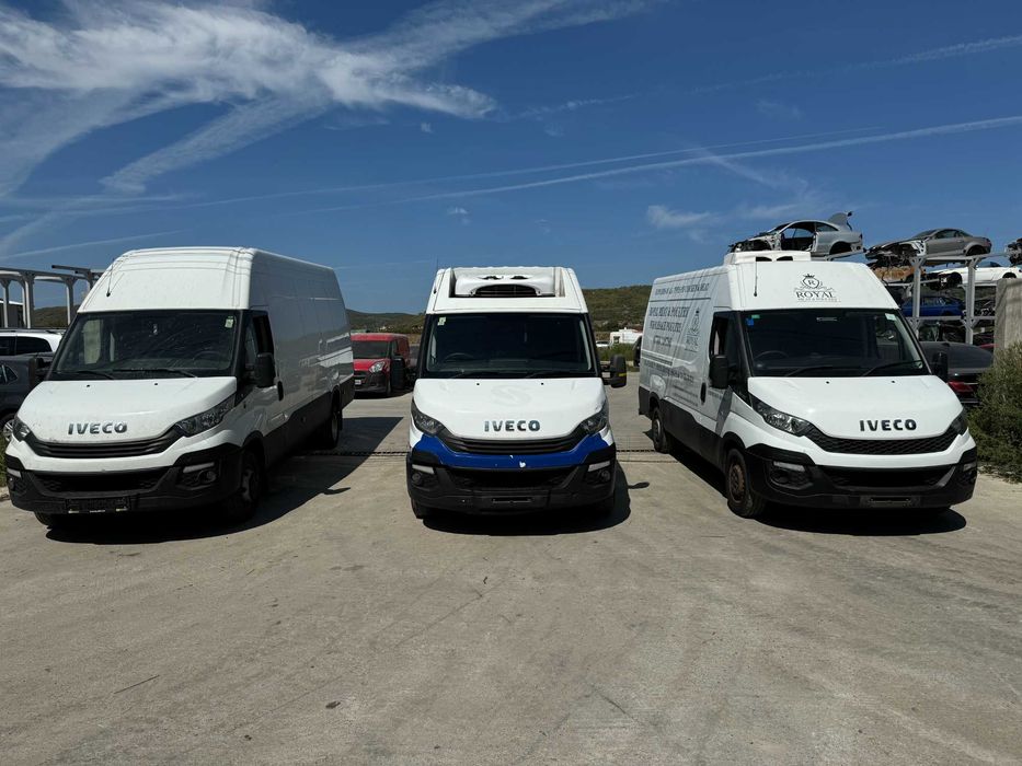 Dezmembrez Iveco Daily 5 2.3, 3.0 Euro 5 sau 6 Capota, Aripa, Far,Bara