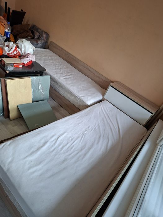 Легла, единични повдигане се и ракла