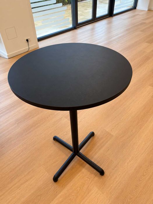 Set mobilier IKEA – 2 fotolii extensibile, masa bar, scaune si lampadare