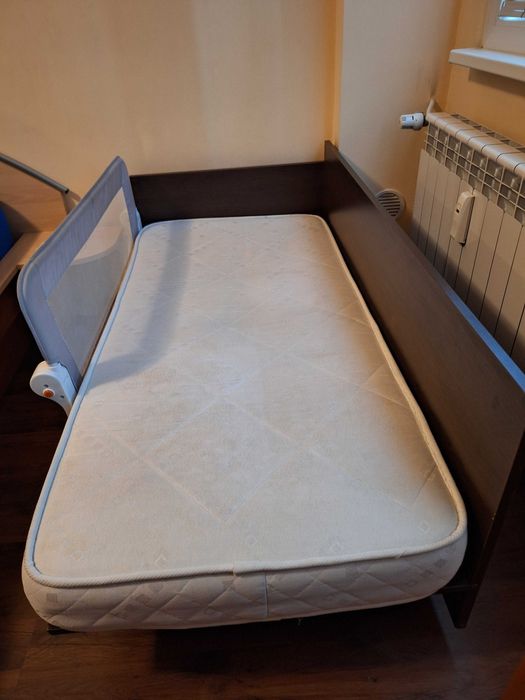 Детско легло с матрак и предпазна преграда