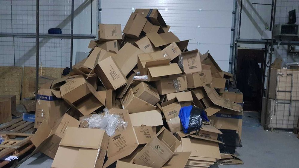 Colectam deseuri reciclabile- carton, hartie, plastic si lemn