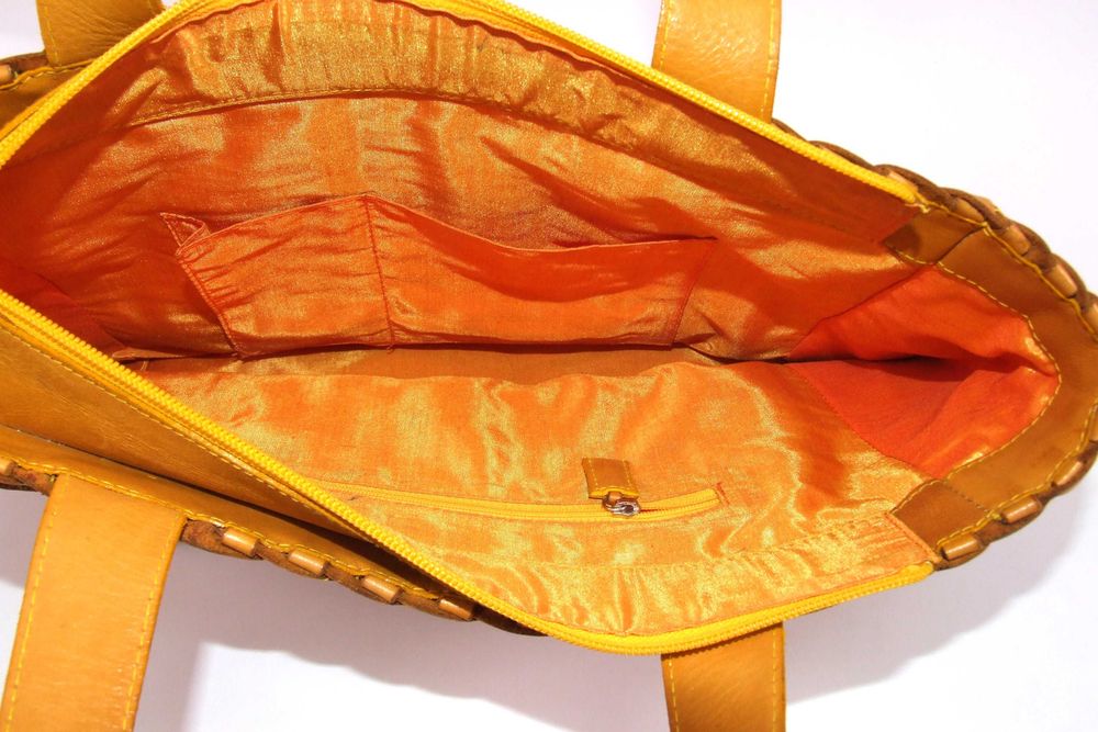 Poseta din piele naturala impletita, handmade, Made in Italy,  moderna, NOUA