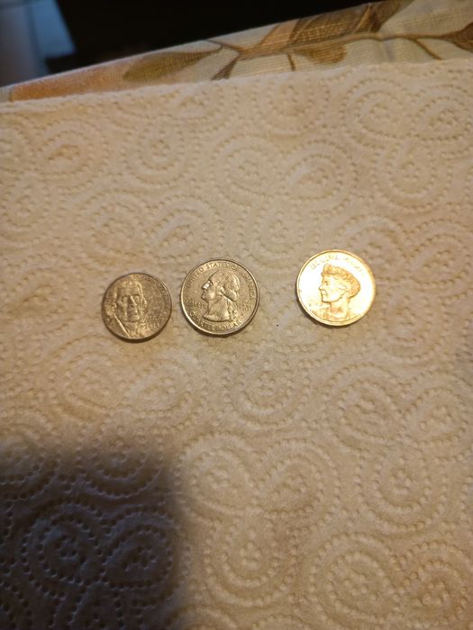 3 monede vechi de colecție