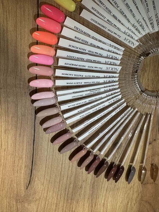 Продавам лакове NOLIA