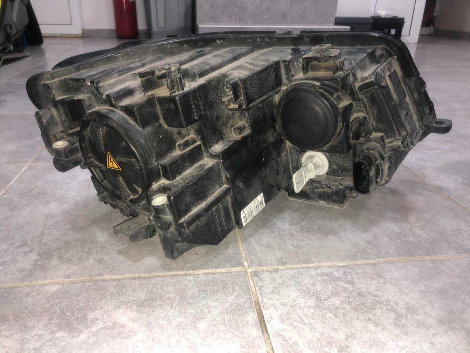 Оригиналени ксенонови фарове за Фолксваген Туран2013 комплект с модули