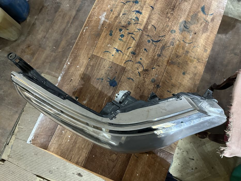 Фара toyota фронтюнер 2021 года