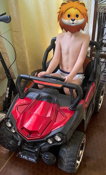 Продам детскую электро машину новую