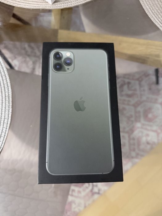 iPhone 13 Pro Max Sierra Blue; 11 Pro Max