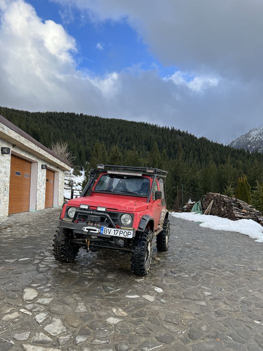 Suzuki SAMURAI 4x4 offroad