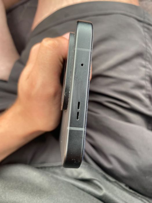 Телефон OnePlus 15