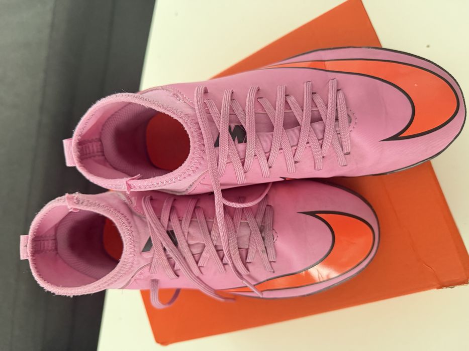 Nike стиножки -35,5номер-22,5см