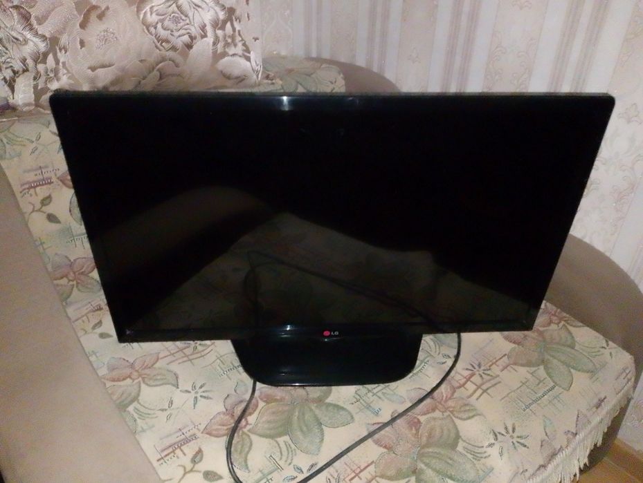 Продам б/у телевизор 5000тг.