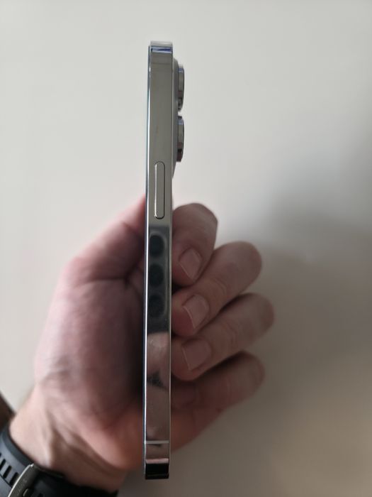 Iphone 14 pro - за части или ремонт