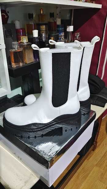 ghete dama marimea 38,noi in cutie