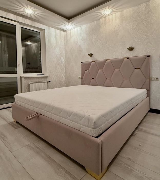 Кровать двухспальная