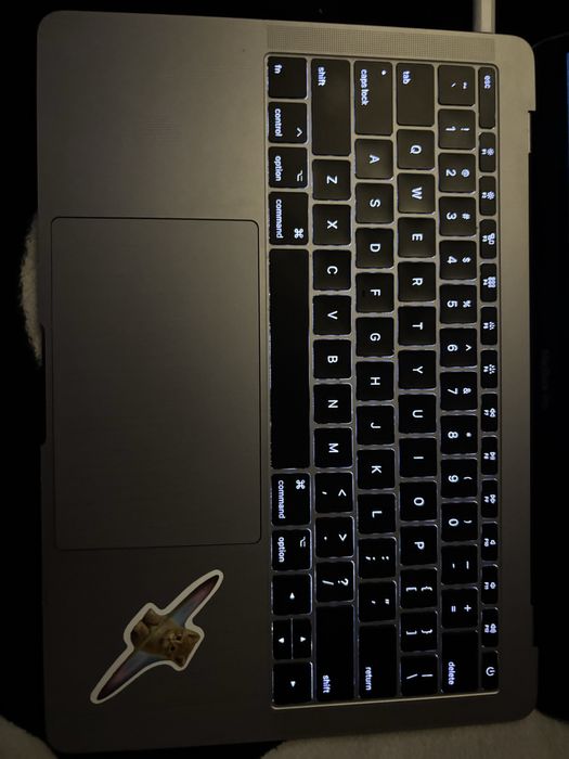 MacBook Pro 2017 | I5 8G | Thunderbolt