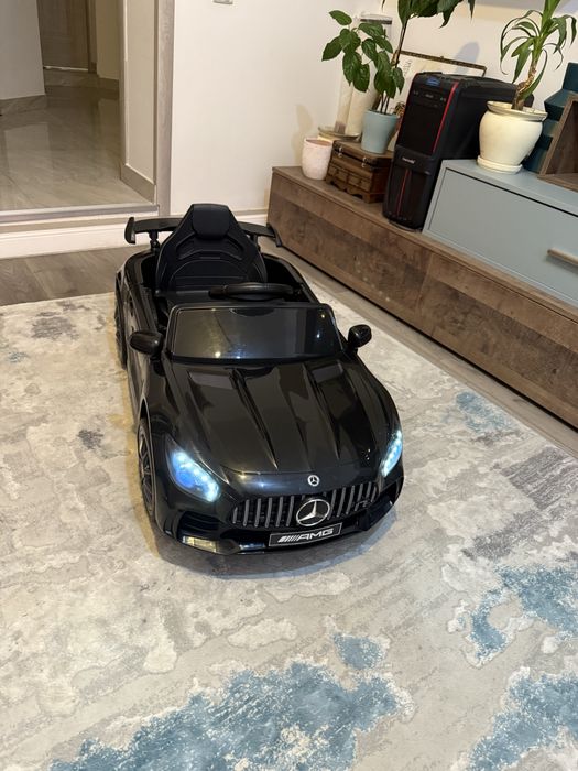 Masina electrica cu telecomanda Mercedes Amg GTR