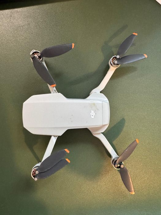DJI Mini 2 4K (249g) + 2 baterii OK + hub + geantă + telecomandă