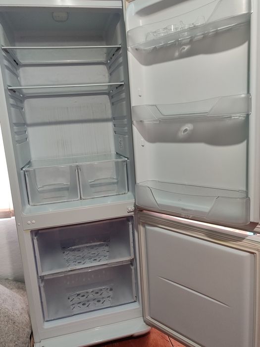 Холодильник Бирюса