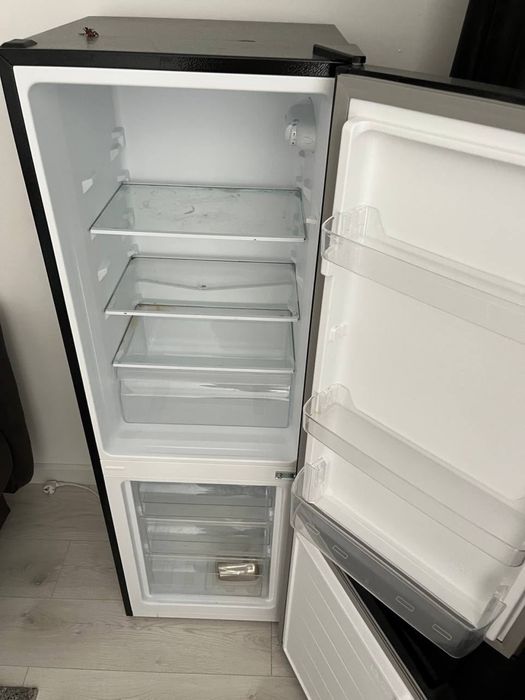 Холодильник продаю