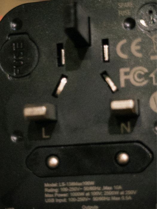 Travel адаптер 100 W