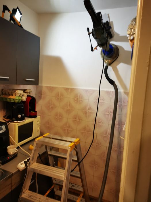 Gaura HOTA Centrala Carota Ventilatie Clima Cos Semineu Tăiere beton