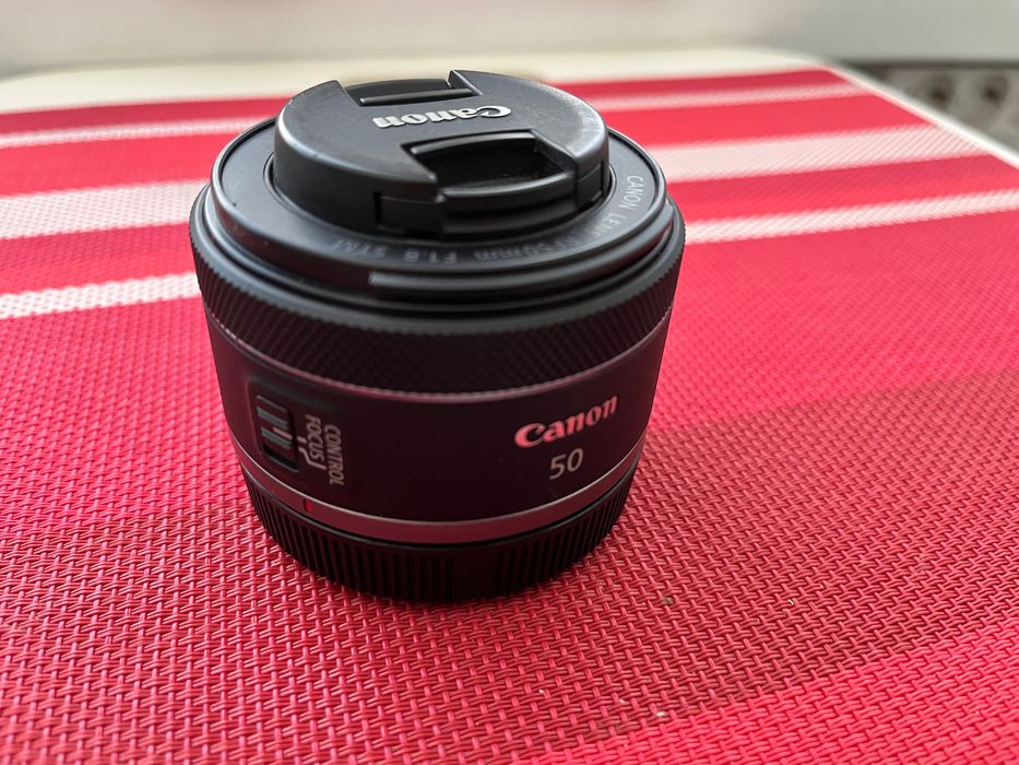 Canon RF 50mm f/1.8 stm обектив