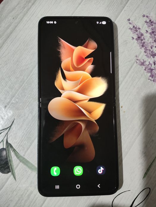 Samsung galaxy Z Flip 3