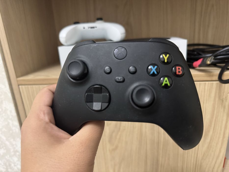 Xbox series S, 512gb + 2 геймпада