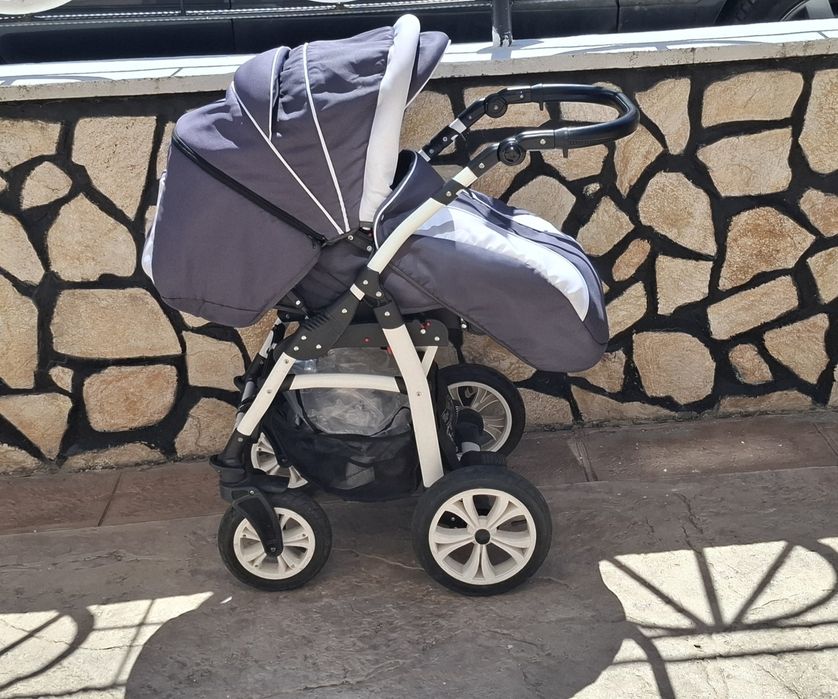 Бебешка количка с два коша