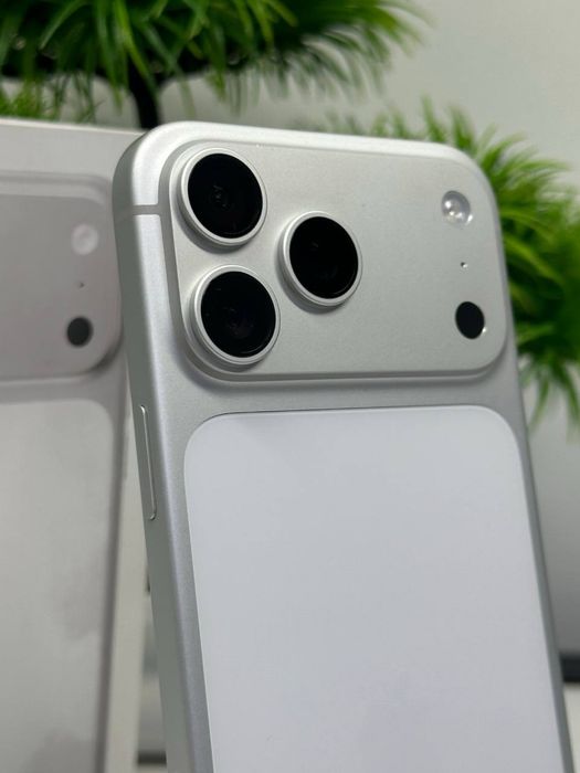 iPhone 17 pro max / 256 gb /  Akb 100% цп:13/ (HB)
