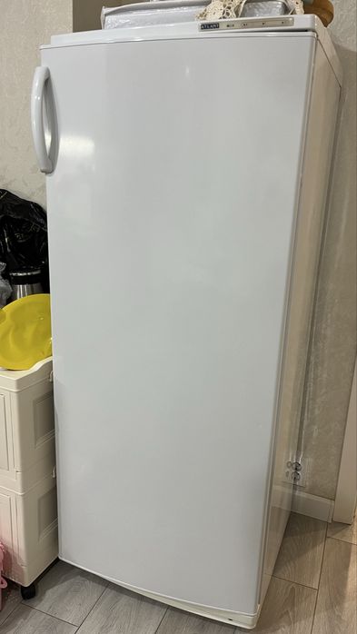 Продам морозильную камеру