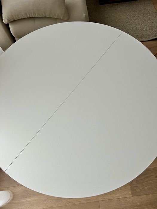 Разтегателна трапезна маса