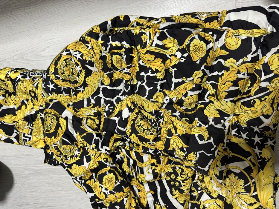 Geaca versace 7 ani autentica