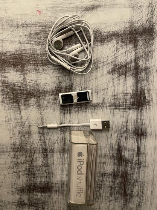 İpod Shuffle 4 GB серый