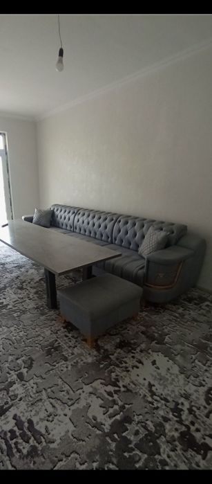 Зал учун диван сотилади холати яхши бурчаги йук