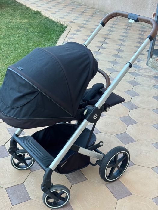 Коляска в отличном состоянии Cybex