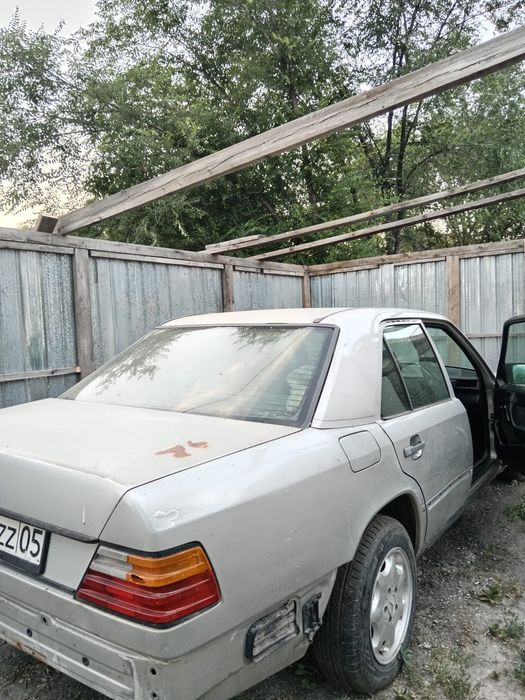 Продам Мерседес 124