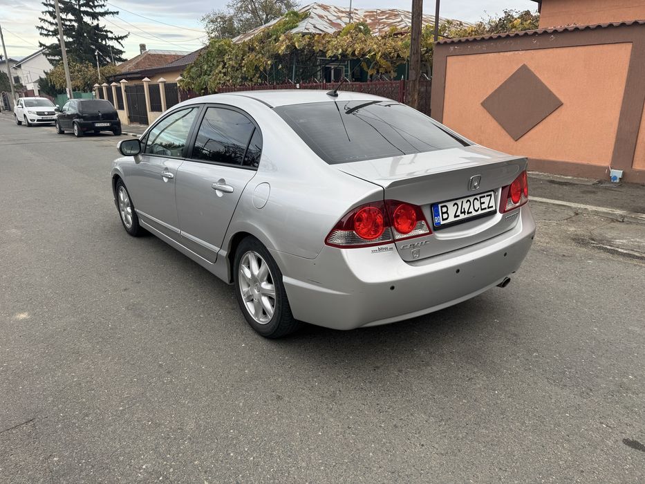 Honda Civic sedan 1.3 benzina hibrid 51.000km reali