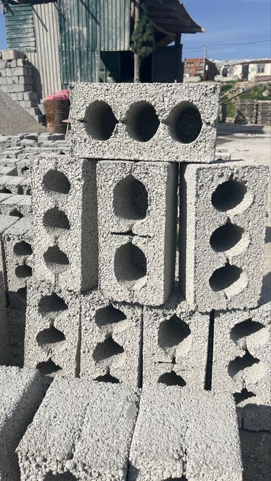 Шлакаблок строительный прессованный